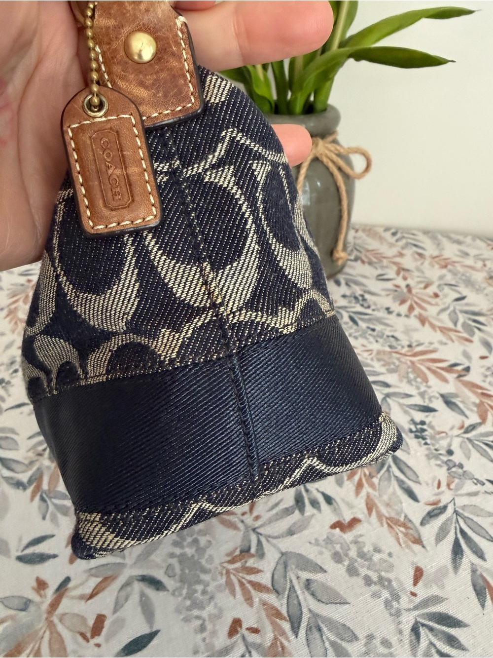 Coach Navy and Khaki Signature Canvas Shoulder Bag with Leather Trim - Picture 4 of 11